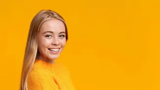 «Έχω ουλές ακμής, πώς φεύγουν;» Οι μέθοδοι για αποτελεσματική θεραπεία