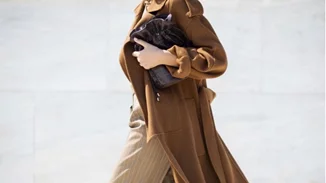 Φιναλίστ του GNTM ποζάρει αγκαλιά με την κόρη της