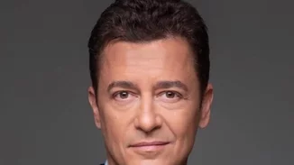 Αντώνης Σρόιτερ | Υπερασπίζεται δημόσια τον Γιώργο Λιάγκα