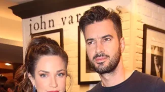 Κατερίνα Γερονικολού | Η ρομαντική φωτογραφία στην αγκαλιά του Γιάννη Τσιμιτσέλη