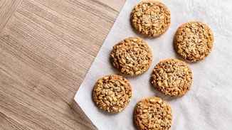 Υγιεινά μπισκότα με χαρουπάλευρο για κολατσιό στο σχολείο