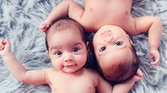 «Συγχαρητήρια, θα αποκτήσετε δίδυμα» – και τώρα τι κάνουμε;