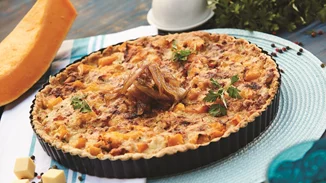 Τάρτα με γλυκοκολοκύθα και καραμελωμένα κρεμμύδια