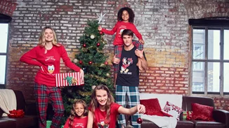 Εδώ θα βρεις όλο το Xmas wishlist σου και θα μπεις σε festive mood