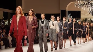 Chanel Métiers d’art | Η Virginie Viard επέστρεψε στους κώδικες της Gabrielle