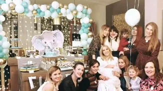 Μαντώ Γαστεράτου | Οι τρυφερές φωτογραφίες και οι εκπλήξεις για το baby shower λίγες ημέρες πριν γεννήσει
