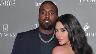 Christmas Card 2019 | Η Kim Kardashian -τελικά- μάζεψε όλη την οικογένεια (και φόρεσαν όλοι τα ίδια ρούχα)