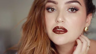 Glitter Lips | Αν δοκιμάσεις μία τάση στις γιορτές, ας είναι αυτή!