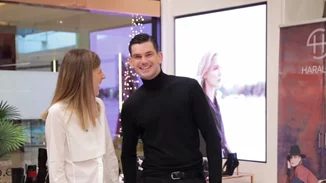 Ο Πλάτων Παπαγιαννόπουλος θα σε βοηθήσει να επιλέξεις τα πιο ωραία παπούτσια για τον αγαπημένο σου από τα καταστήματα Haralas