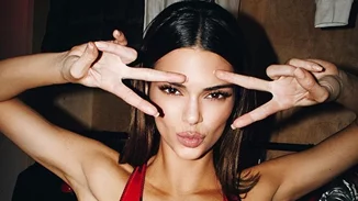 Η Kendall Jenner έβαψε τα μαλλιά της στο απόλυτο χρώμα της άνοιξης