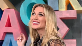 Κωνσταντίνα Σπυροπούλου | Δες τι φόρεσε σε πρωινή της βόλτα στη Βουλιαγμένη