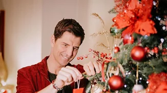 Ποιος William και ποια Kate; Η οικογένεια Ρουβά έχει την πιο ωραία χριστουγεννιάτικη κάρτα