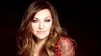 Καίτη Γαρμπή | Με πλήρως ανανεωμένο look δια χειρός Βασίλη Μπουλούμπαση