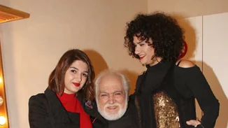 Ηλέκτρα Καζάκου | Σπάνια δημόσια εμφάνιση με τους γονείς της, Κώστα Καζάκο και Τζένη Κόλλια