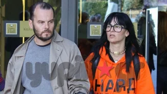 Ζενεβιέβ Μαζαρί | Έξοδος με τον σύζυγό της - Να τι φόρεσε