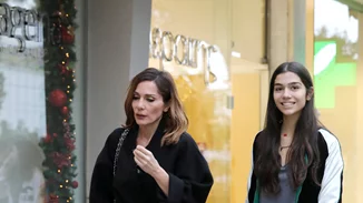 Δέσποινα Βανδή - Μελίνα Νικολαΐδη | Βόλτα για ψώνια στη Γλυφάδα