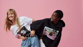 H νέα capsule συλλογή της H&M με πρωταγωνιστές τα λουλούδια της Helena Christensen