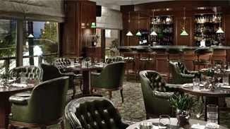 NJV Athens Plaza | Γαλλικός αέρας έμπνευσης στο Explorer’s Bar Bistro