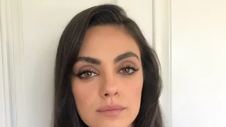 Η διακριτική αλλαγή στα μαλλιά της Mila Kunis που απογείωσε το στιλ της
