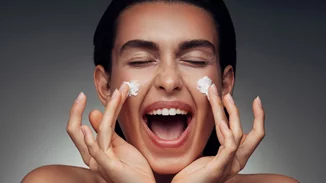 Μάσκα για ξηρές επιδερμίδες | 10 λεπτά γεμάτα βαθιά ενυδάτωση