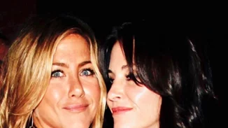 Courteney Cox | Η απόδειξη πως θέλει να δει ξανά μαζί Jennifer Aniston-Brad Pitt