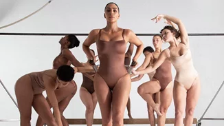 H Κim Kardashian φωτογραφίζεται για τη νέα σειρά του δικού της brand