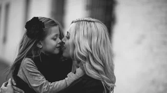 Αγαπητή μαμά, δε θα θυμάμαι αν είχαμε μεγάλο ή μικρό σπίτι, θα θυμάμαι ότι ένιωθα ασφάλεια