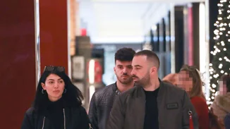 Κέισι Μίζιου | Το hot outfit σε έξοδο με τον αγαπημένο της και τη μητέρα της