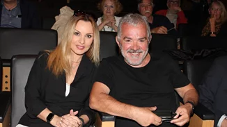 Πέγκυ Ζήνα και Γιώργος Λύρας | Φωτογραφίες από το minimal σπίτι τους στα νότια προάστια