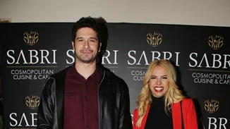 Πρόβα νυφικού για την Τζένη Μελιτά | Το νυφικό που δοκίμασε με την αποκαλυπτική πλάτη (pics)