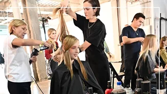 Ξέρουμε πώς θα μάθουμε από τώρα τα hair trends του επόμενου χειμώνα