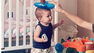 Πρώην μελαχρινή παίκτρια του GNTM ποζάρει με την κόρη της στο Instagram