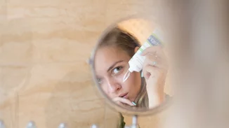 Πώς να επιλέξεις την κατάλληλη ενυδατική κρέμα ανάλογα με την ηλικία σου