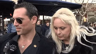 Άνθιμος Ανανιάδης - Εύη Καραγιάννη | «Λύγισαν» στην κηδεία του Κώστα Βουτσά