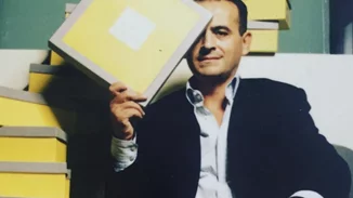 Βασίλης Ζούλιας | Στο (από άλλη εποχή βγαλμένο) σπίτι του σχεδιαστή στο Ζάππειο (pics)