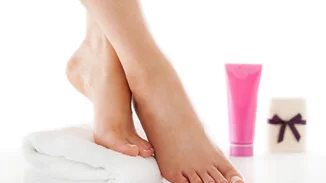 Πώς να κάνω πεντικιούρ στο σπίτι; Οι συμβουλές μιας ειδικού