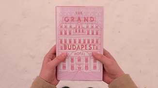 Ήρωες της μικρής και μεγάλης οθόνης διαβάζουν τα αγαπημένα τους βιβλία