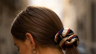 Τα αξεσουάρ μαλλιών που λάτρεψε το fashion crowd στις φετινές εβδομάδες μόδας