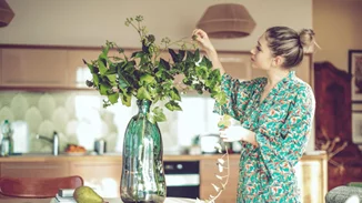 12 loungewear κομμάτια που θα σου φτιάξουν τη διάθεση