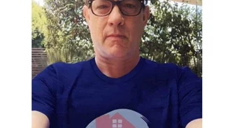 Ο Tom Hanks καλεί τα σχολεία στις ΗΠΑ "να διδάξουν την αλήθεια" για τη φυλετική σφαγή στην Τάλσα