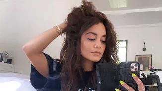 Ήρθε η ώρα να αγαπήσουμε τα φυσικά μας μαλλιά! Δες πως είναι τώρα στο σπίτι τους οι celebrities