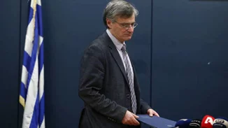 Κορονοϊός: Ηχηρό "καμπανάκι" Τσιόδρα | "Κάθε κρούσμα δίνει άλλο ένα - Ανησυχία της επιτροπής των ειδικών"