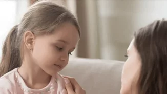 Πώς να μιλήσουμε στα παιδιά για τον κορονοϊό | Χωρίς φόβο αλλά με λογική