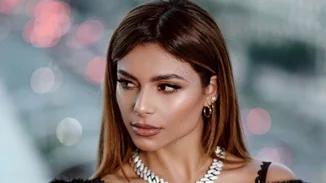 Η Ελευθερία Ελευθερίου «έπαθε» Demy | Έβαψε τα μαλλιά της στο αμφιλεγόμενο 90s trend