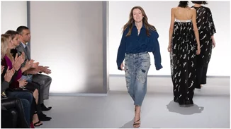 Breaking news | H Clare Waight Keller αποχωρεί από τον οίκο Givenchy