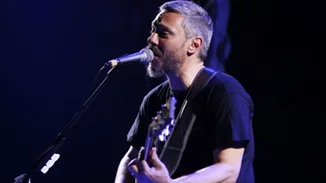 Αλκίνοος Ιωαννίδης | Τραγουδάει μαζί με τις κόρες του