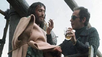 "Ο Ιησούς από τη Ναζαρέτ" | Η ιστορία πίσω από τη σκηνή του Σταυρού στην ταινία του Franco Zeffirelli