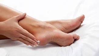 Αυτό είναι το μυστικό για τα πιο λεία και απαλά πόδια