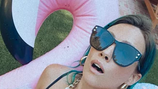 Hair Disaster! Η Hilary Duff κατέστρεψε τα μαλλιά της βάφοντάς τα στο σπίτι και αυτό είναι το αποτέλεσμα