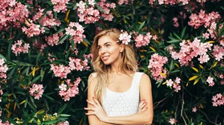 Ανυπομονείς για το καλοκαίρι; 10 ενυδατικές κρέμες και αρώματα που το φέρνουν λίγο πιο κοντά